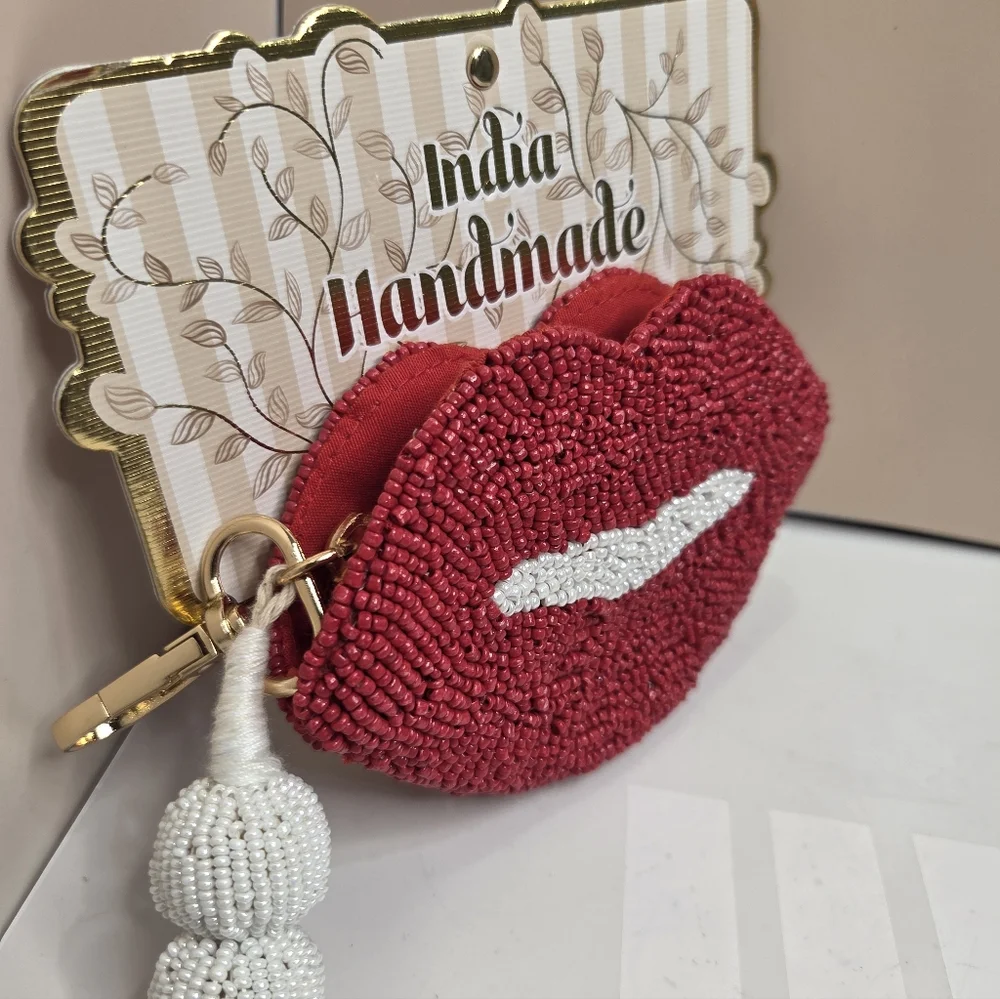 ❤️▪️Made In India ▪️Handmade Beaded Lip-Shaped Beaded Coin Pouch Red/ White